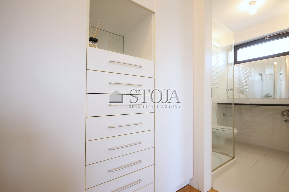 Lokacija: Ljubljana mesto, Moste-Polje, Bizovik