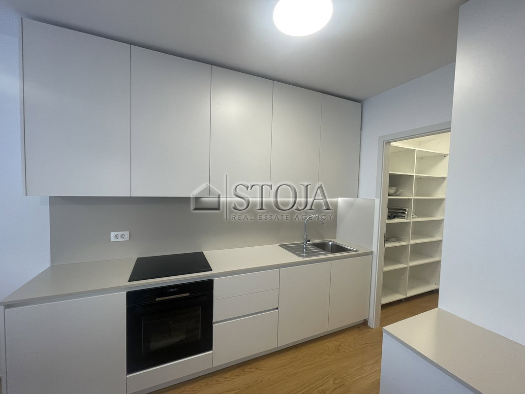 Lokacija: Ljubljana mesto, Šiška, Koseze