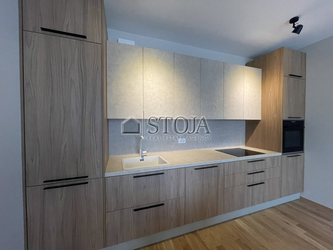 Lokacija: Ljubljana mesto, Šiška, Koseze