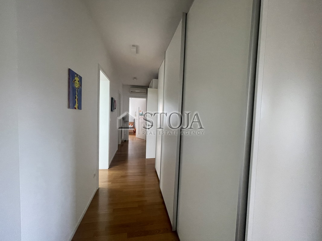 Location: Ljubljana mesto, Šiška, Šiška