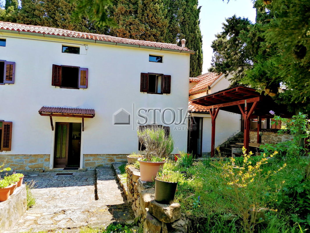 Location: Coastal-Karst, Izola