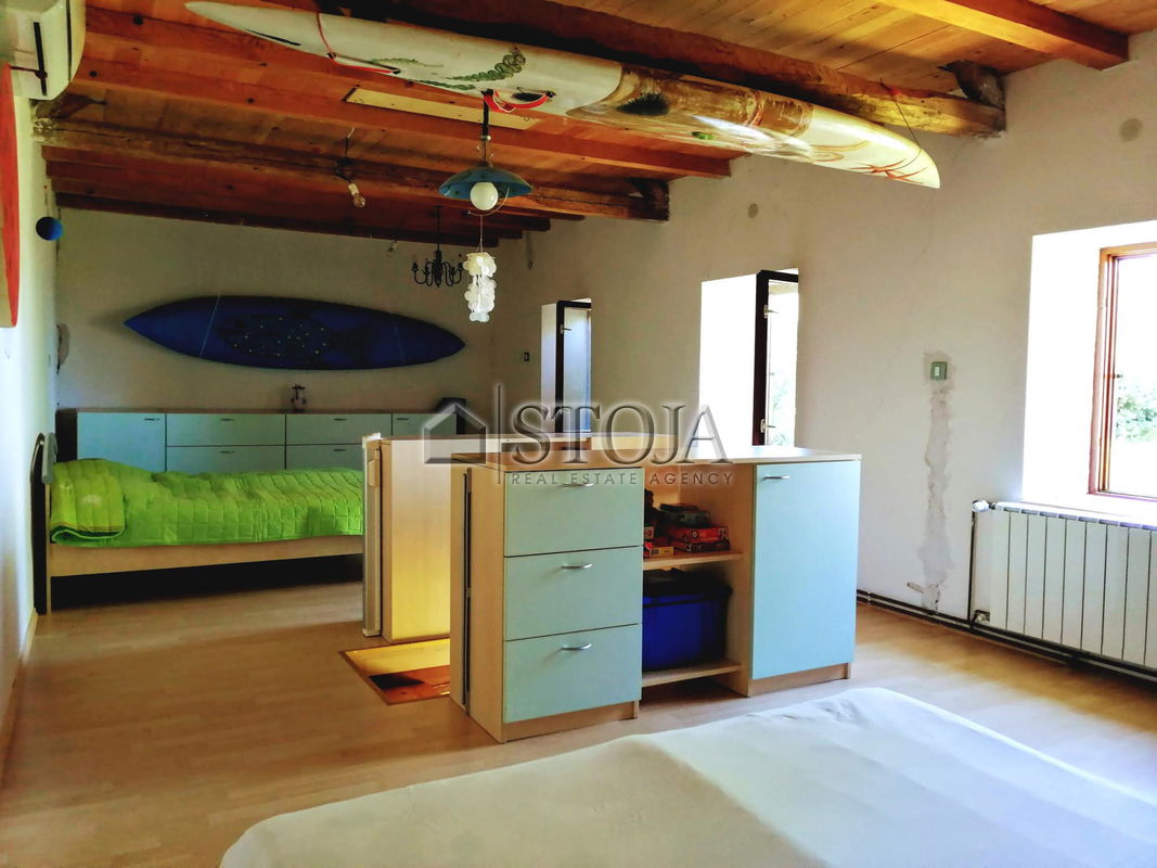 Location: Coastal-Karst, Izola