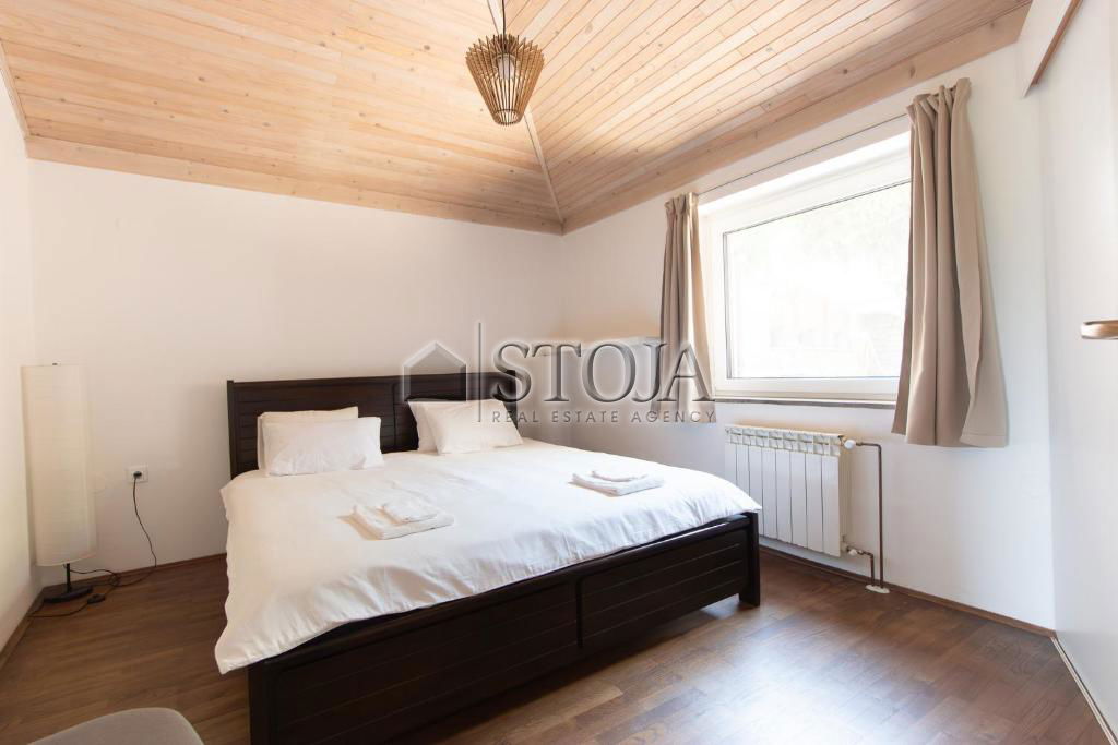 Lokacija: Obalno - kraška, Koper, Žusterna