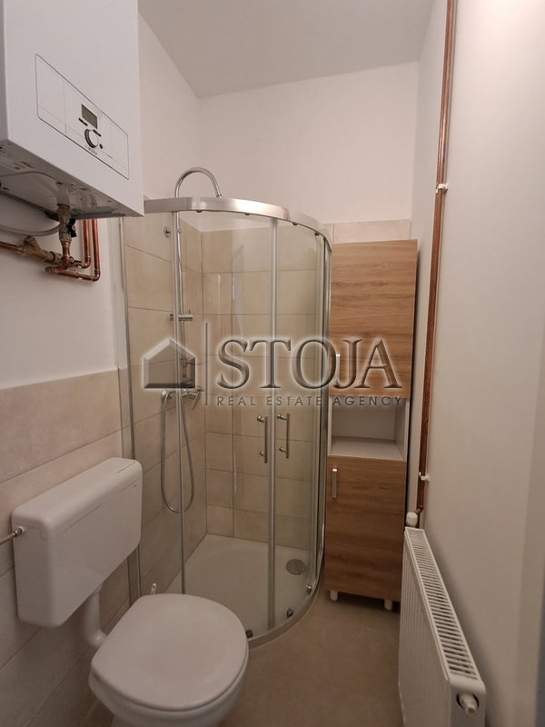 Lokacija: Ljubljana mesto, Moste-Polje, Zalog
