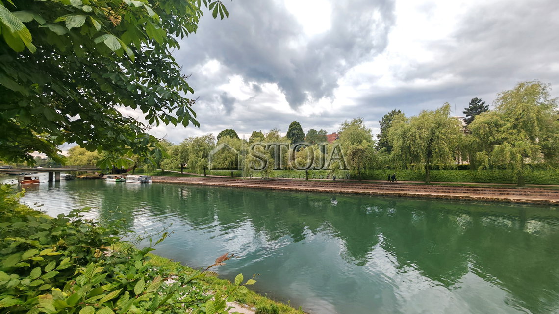 Location: Ljubljana mesto, Center, Center