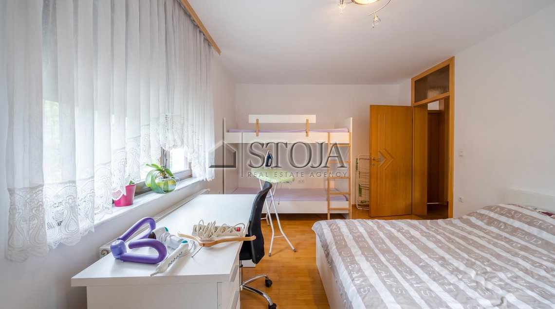 Lokacija: Ljubljana mesto, Moste-Polje