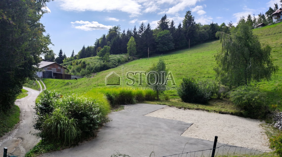 Lokacija: Ljubljana okolica, Kamnik, Podhruška
