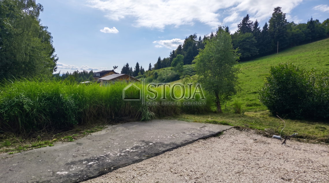 Lokacija: Ljubljana okolica, Kamnik, Podhruška