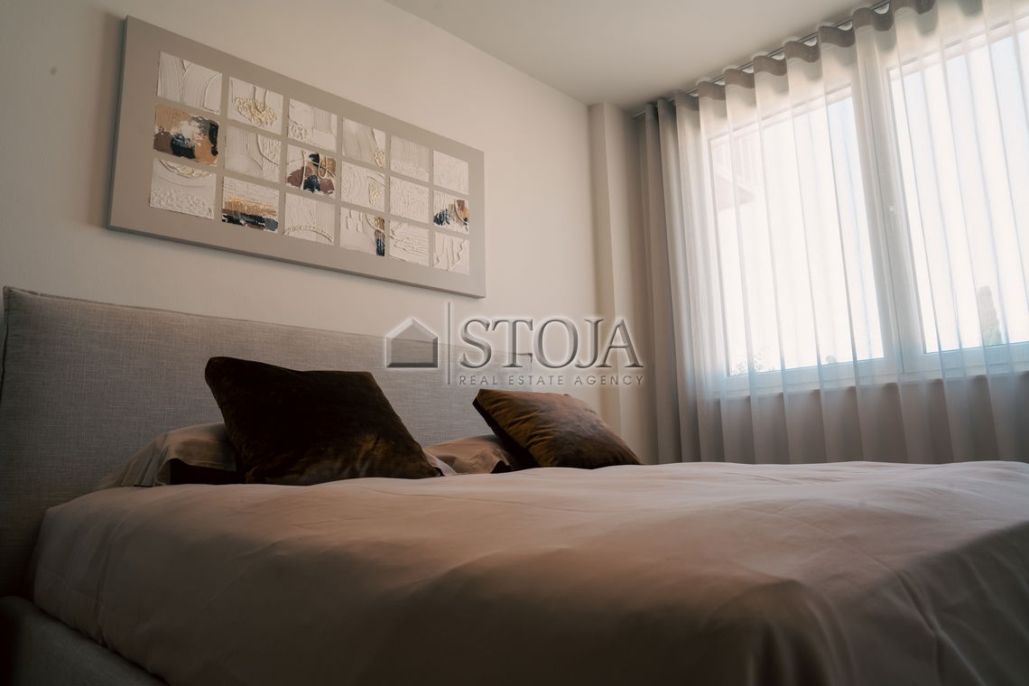 Location: Coastal-Karst, Izola, Izola