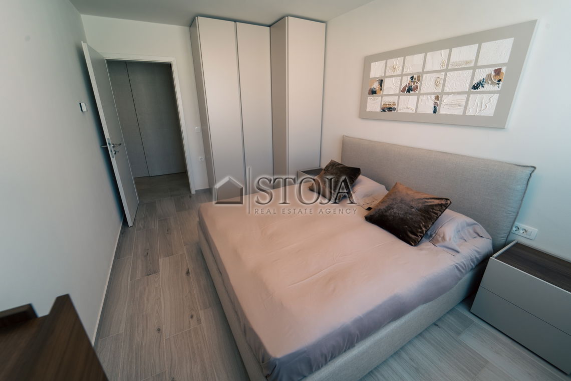 Location: Coastal-Karst, Izola, Izola