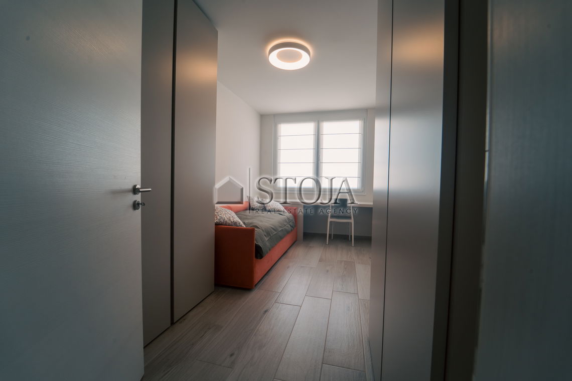 Location: Coastal-Karst, Izola, Izola