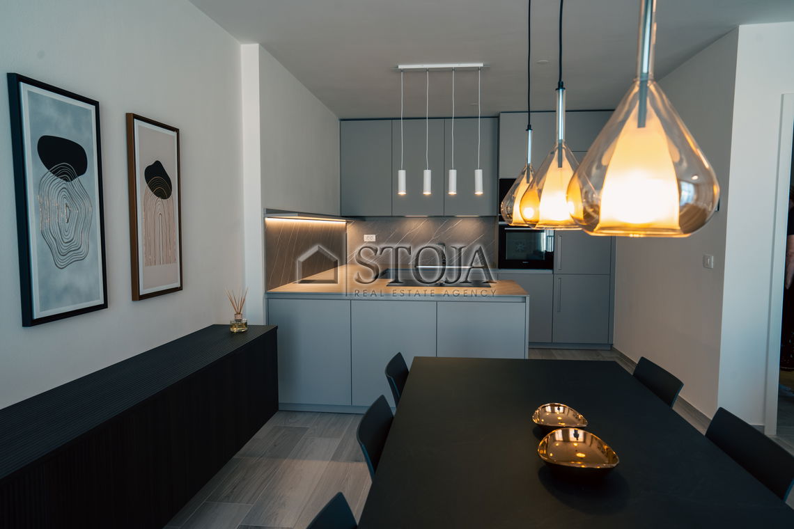 Location: Coastal-Karst, Izola, Izola
