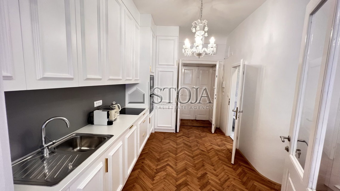 Location: Ljubljana mesto, Center, Center