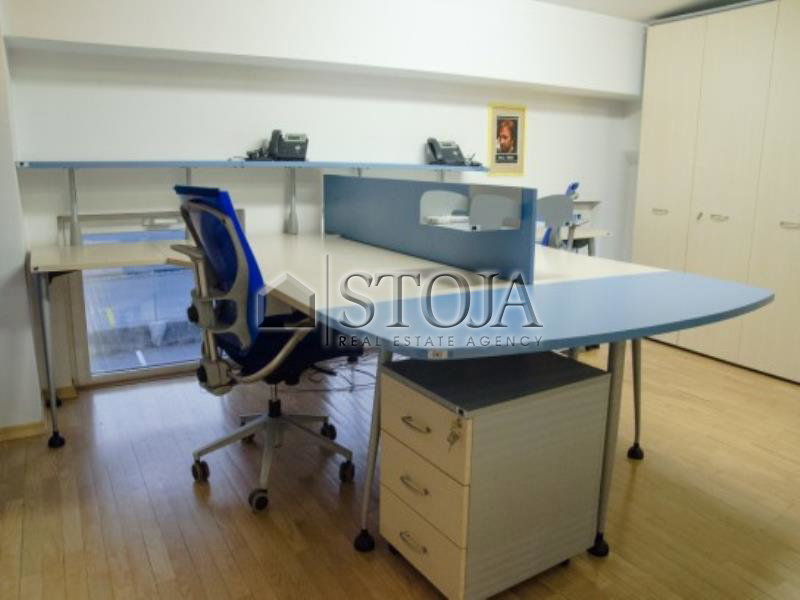 Lokacija: Ljubljana okolica, Trzin
