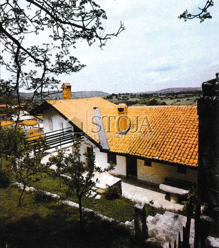 Location: Coastal-Karst, Divača, Senožeče