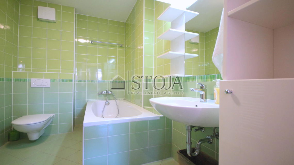 Lokacija: Ljubljana mesto, Šiška, Tacen