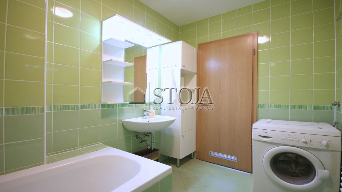 Lokacija: Ljubljana mesto, Šiška, Tacen