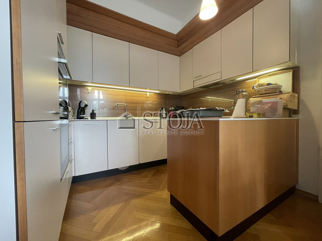 Location: Ljubljana mesto, Center, Center