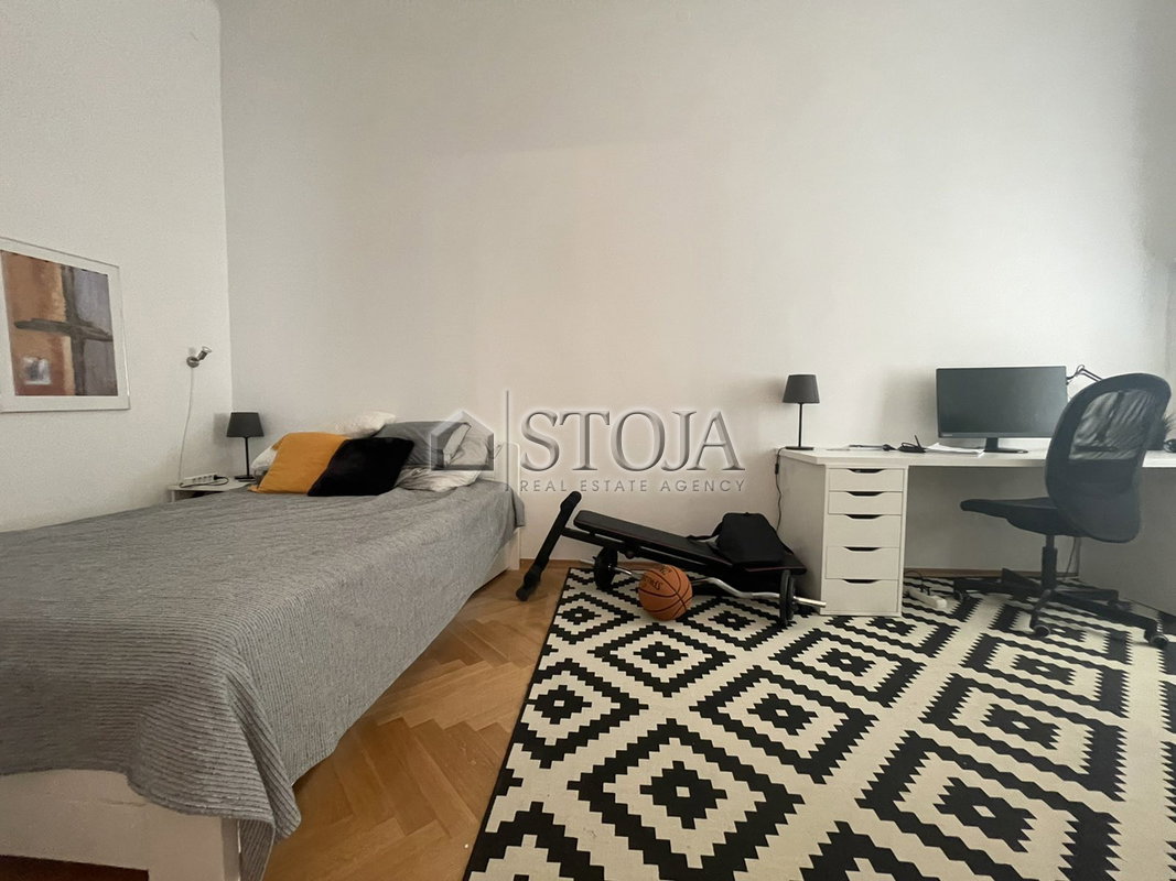 Location: Ljubljana mesto, Center, Center