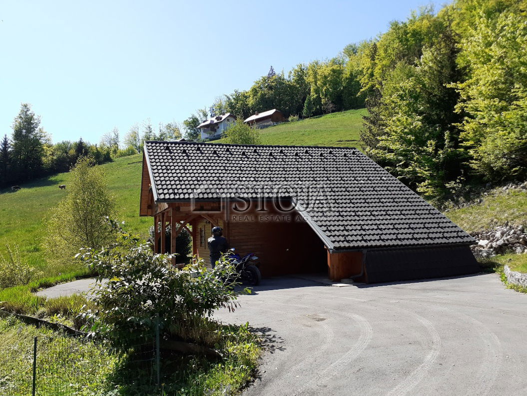Lokacija: Ljubljana okolica, Kamnik, Podhruška