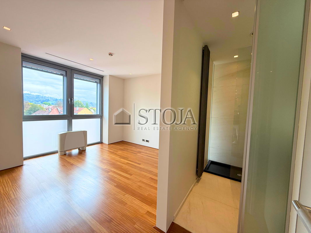 Lokacija: Ljubljana mesto, Center, Center