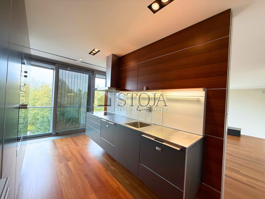 Lokacija: Ljubljana mesto, Center, Center