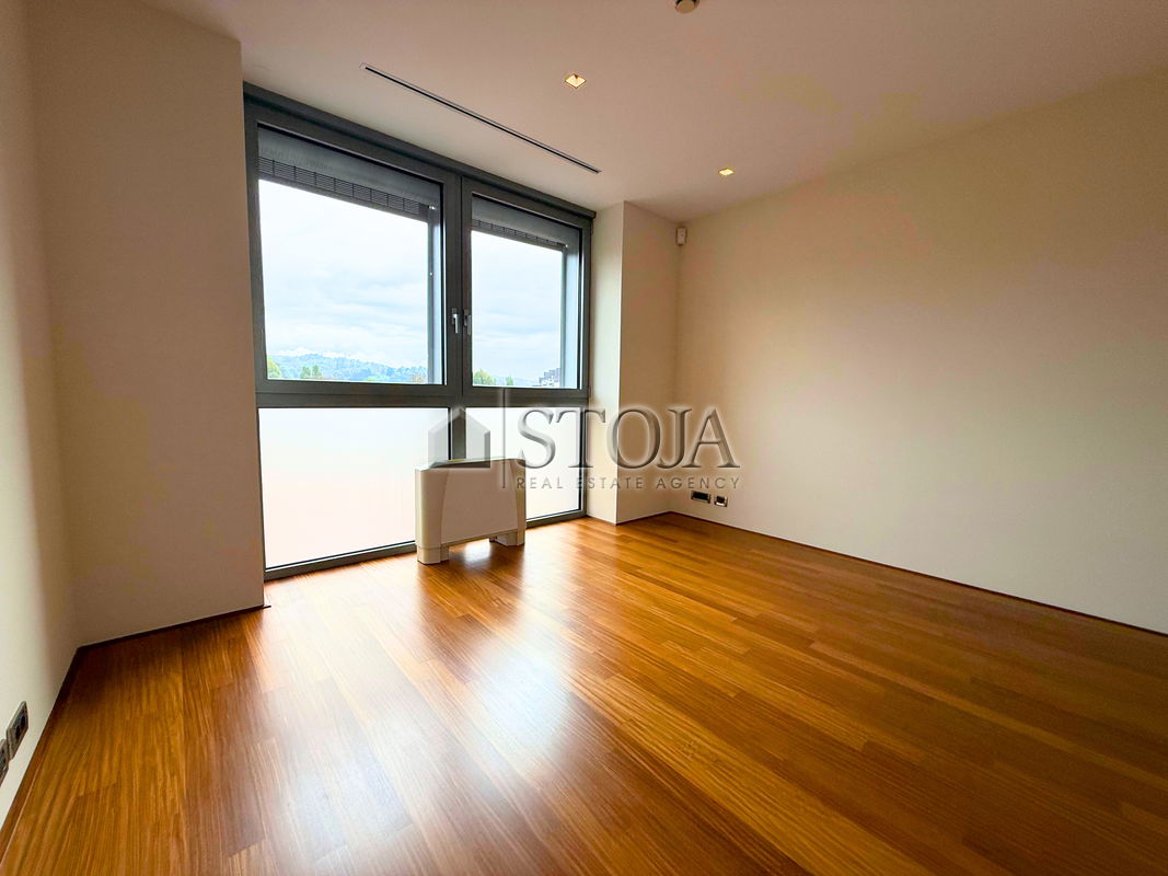 Lokacija: Ljubljana mesto, Center, Center