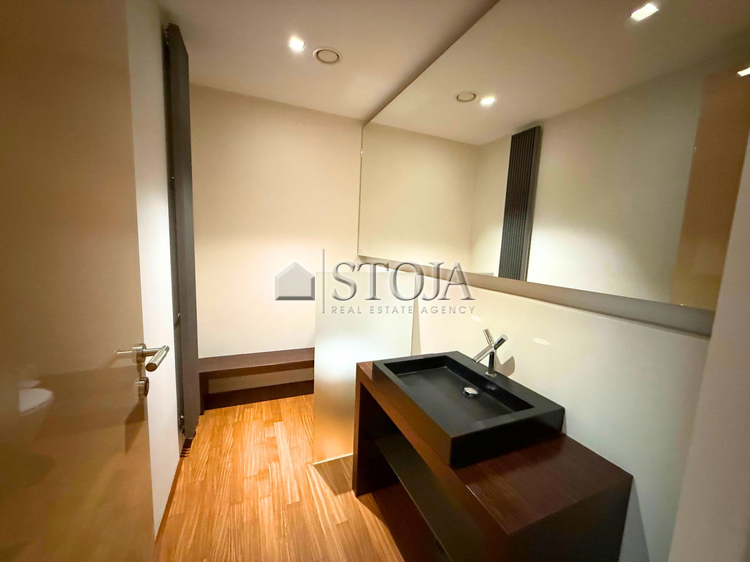 Lokacija: Ljubljana mesto, Center, Center