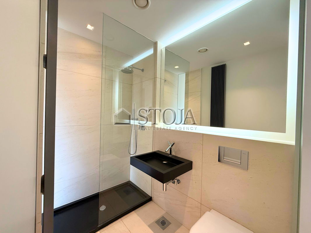 Lokacija: Ljubljana mesto, Center, Center