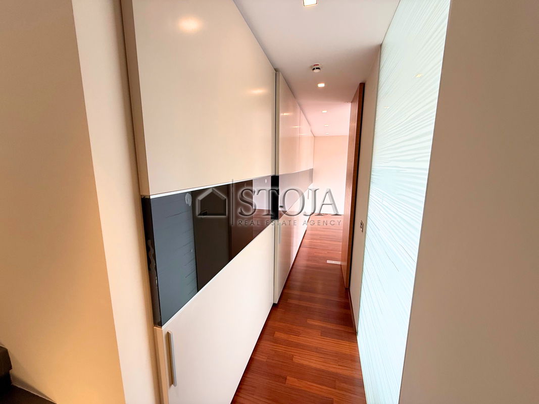 Lokacija: Ljubljana mesto, Center, Center