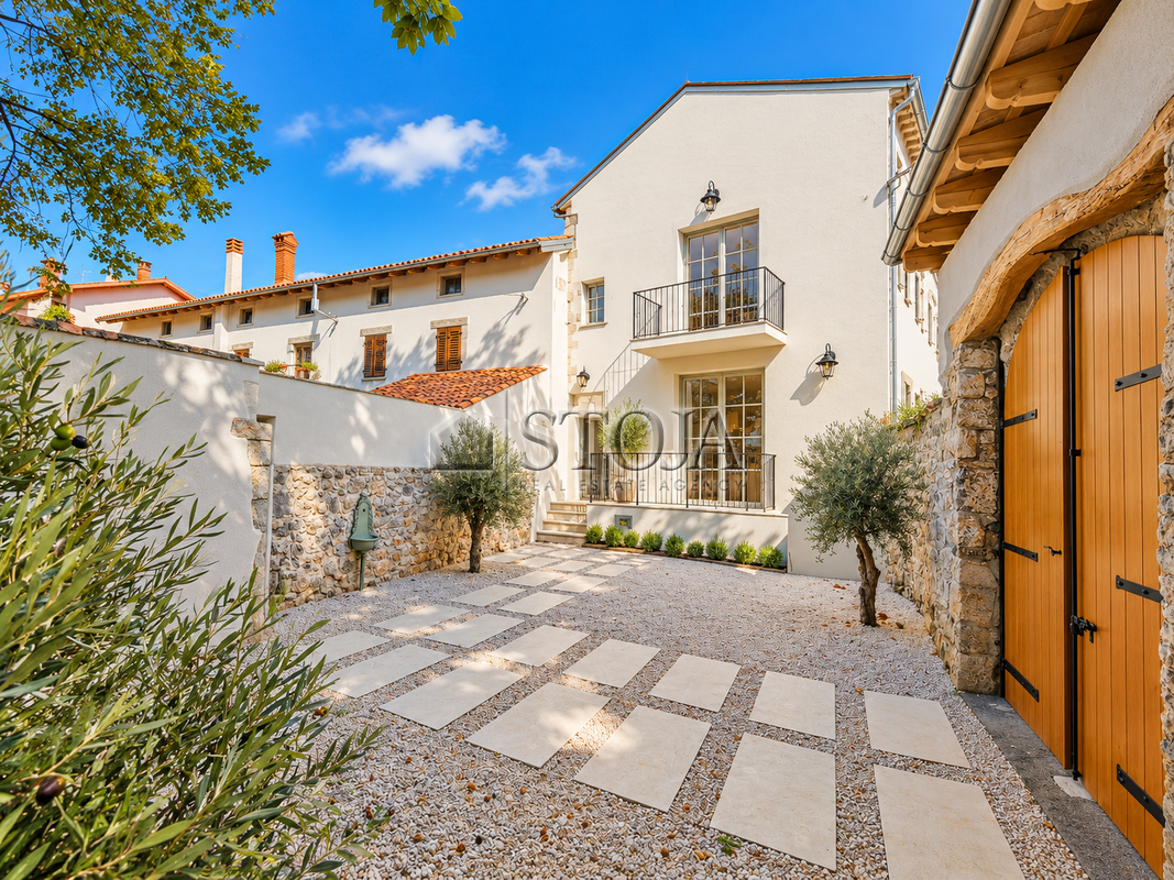 Lokacija: Obalno - kraška, Komen, Gorjansko