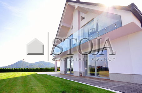 Lokacija: Ljubljana okolica, Medvode, Smlednik
