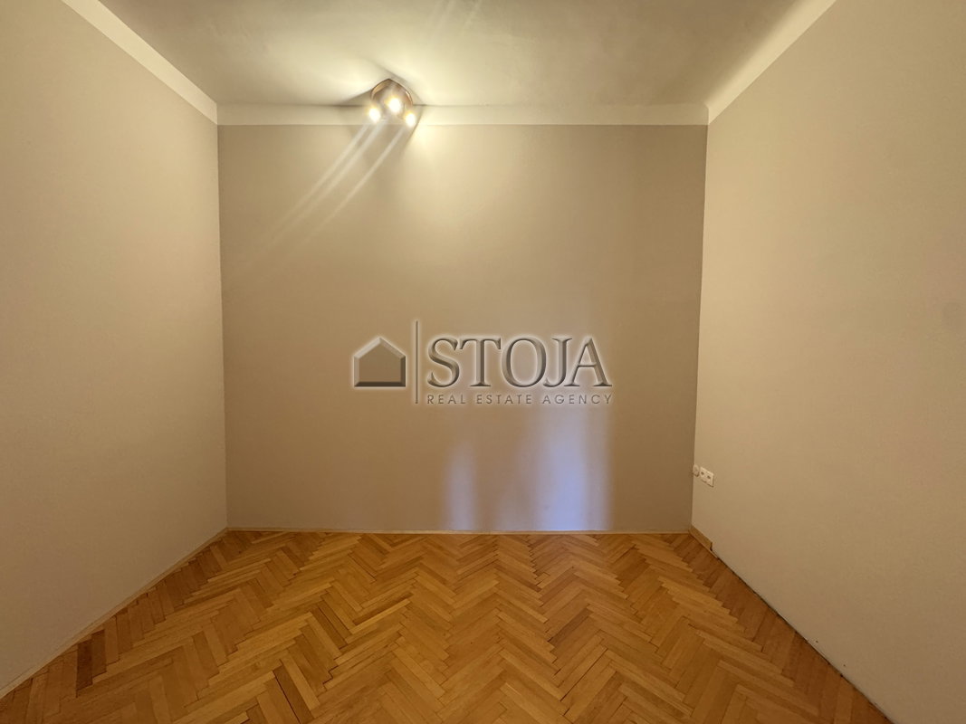 Lokacija: Ljubljana mesto, Center, Poljane