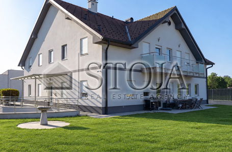 Lokacija: Ljubljana mesto, Center, Center