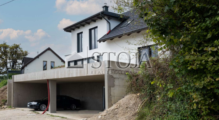 Location: Ljubljana okolica, Mengeš, Dobeno