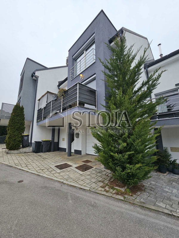 Lokacija: Ljubljana mesto, Moste-Polje, Bizovik