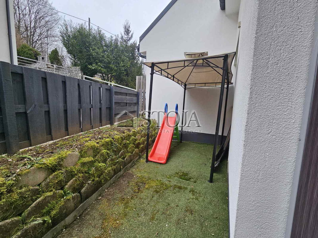 Lokacija: Ljubljana mesto, Moste-Polje, Bizovik