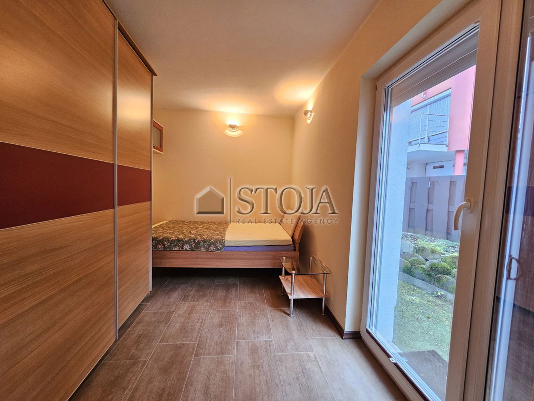 Lokacija: Ljubljana mesto, Moste-Polje, Bizovik