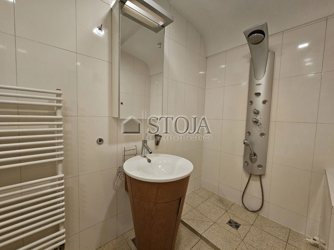 Location: Ljubljana City, Bežigrad, Zupančičeva jama
