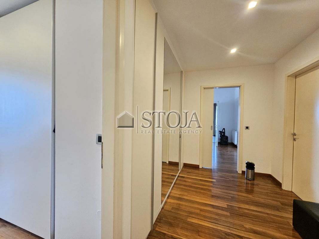 Location: Ljubljana City, Bežigrad, Zupančičeva jama