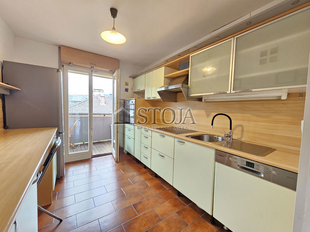 Location: Ljubljana City, Šiška, Podutik
