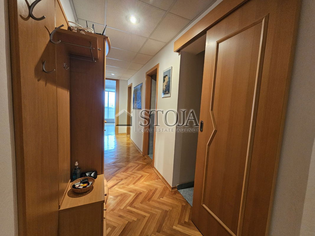 Location: Gorenjska, Kranj