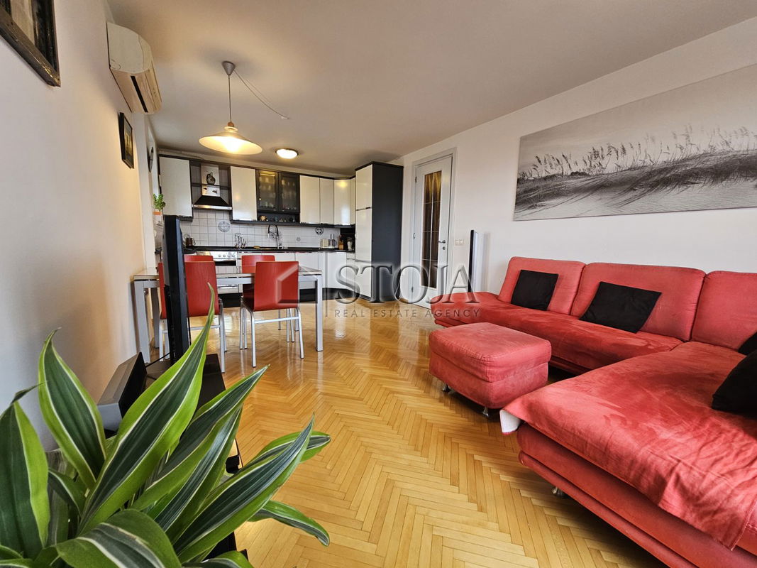 Location: Gorenjska, Kranj