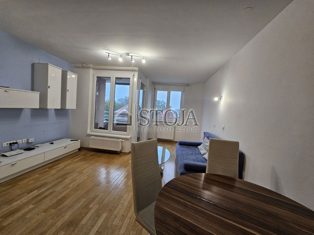 Lokacija: Ljubljana okolica, Trzin, Trzin