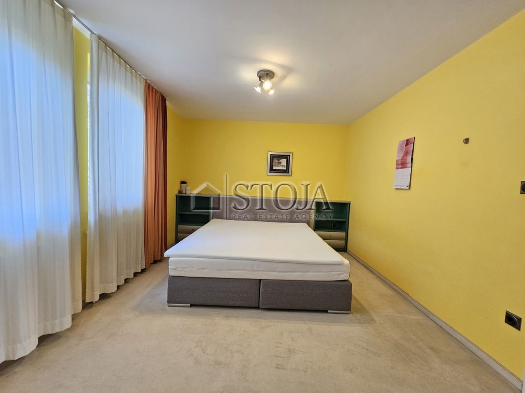 Lokacija: Gorenjska, Radovljica, Radovljica