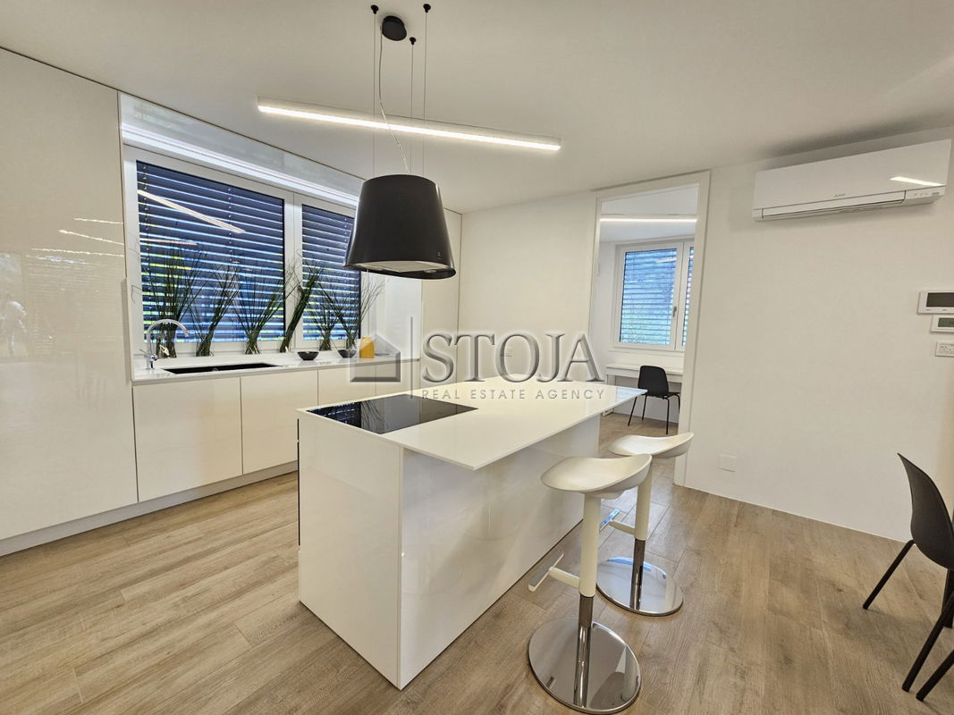 Lokacija: Ljubljana mesto, Šiška, Tacen