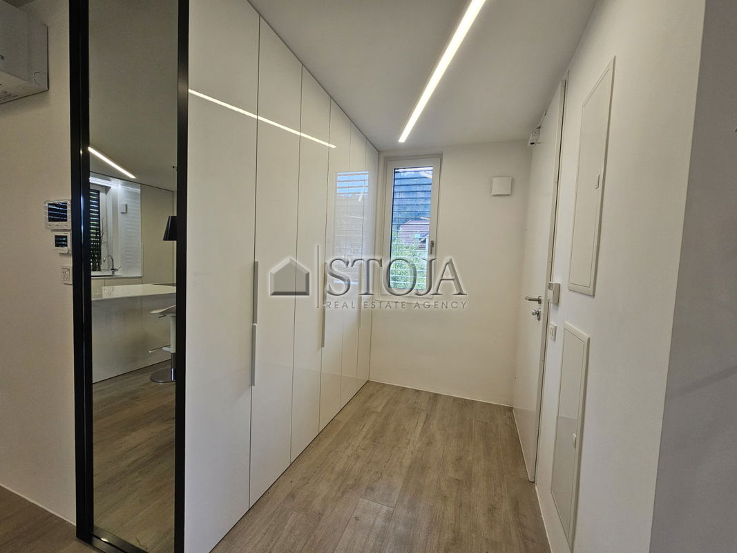 Lokacija: Ljubljana mesto, Šiška, Tacen