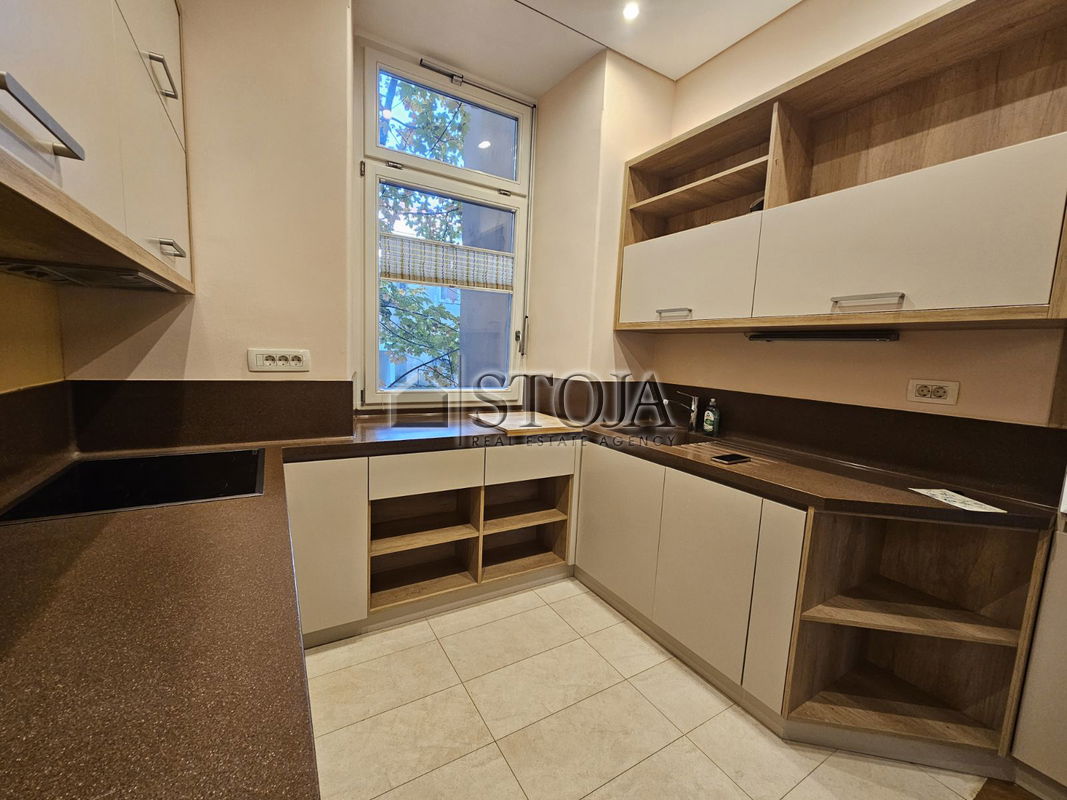 Lokacija: Ljubljana mesto, Center, Center