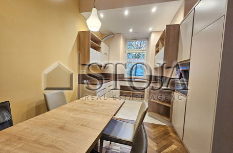 Lokacija: Ljubljana mesto, Center, Center