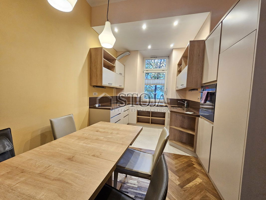 Lokacija: Ljubljana mesto, Center, Center